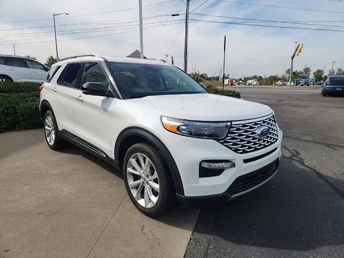 Used 2022 Ford Explorer Platinum w/ Technology Package image 7