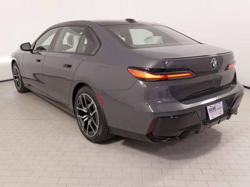 Used 2024 BMW 740i RWD image 14
