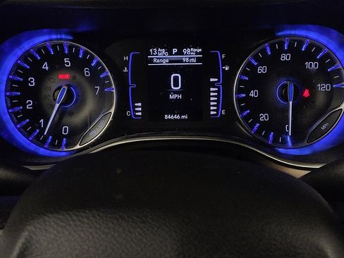 Used 2021 Chrysler Voyager Lxi FWD image 23