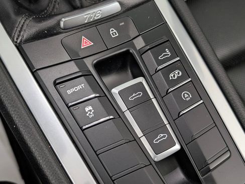 Certified 2023 Porsche 718 Boxster image 32