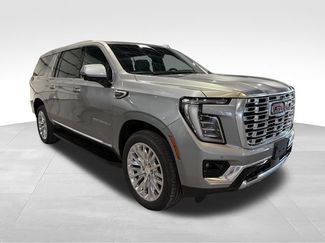Used 2025 GMC Yukon XL Denali AWD/4WD video 3