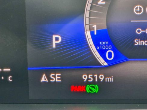 Used 2024 Volkswagen Taos SE w/ Taos Adventure Package image 38