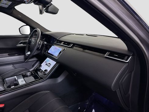 Used 2019 Land Rover Range Rover Velar R-Dynamic SE AWD/4WD image 30