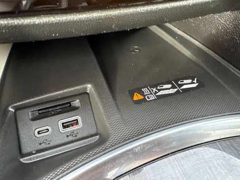 Used 2022 Buick Enclave Premium w/ Experience Buick Package image 40