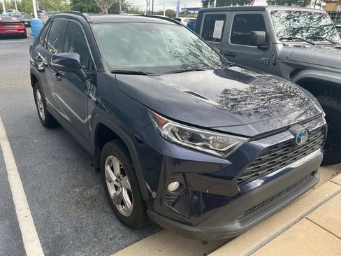 Used 2021 Toyota RAV4 XLE Premium AWD/4WD image 2