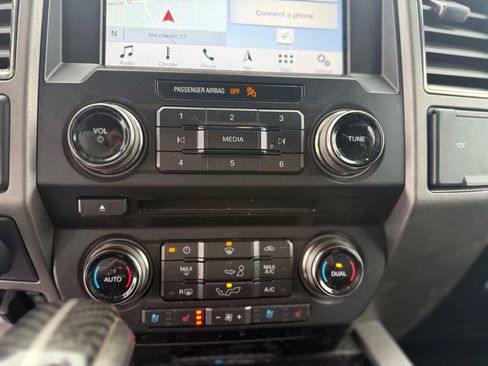 Used 2018 Ford F150 Raptor w/ Equipment Group 802A Luxury image 33