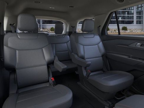 Used 2025 Ford Explorer Active w/ Active Comfort Package image 11