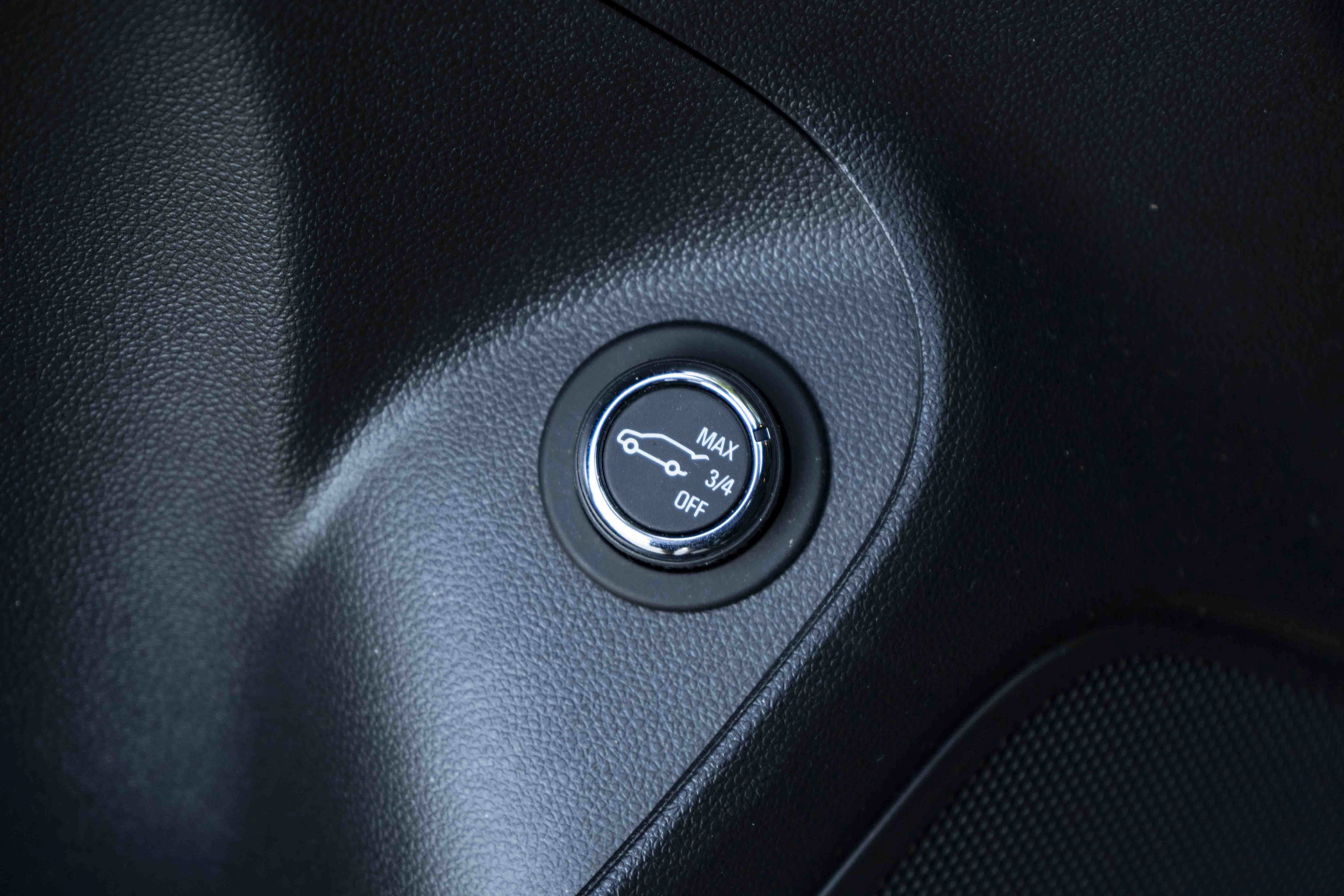 Used 2023 Buick Encore GX Essence w/ Experience Buick Package FWD image 39