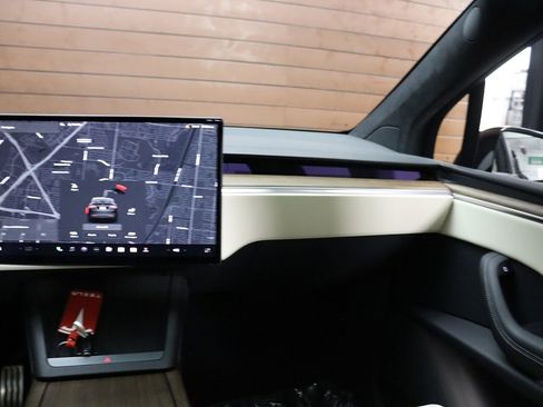 Used 2023 Tesla Model X image 38