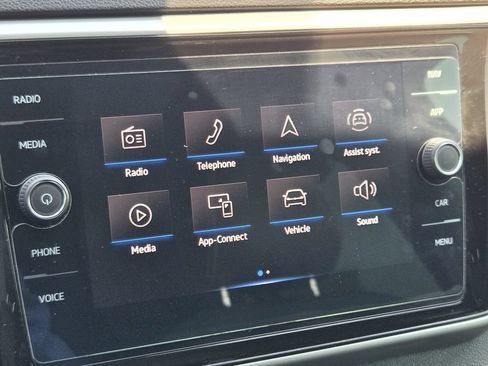 Used 2022 Volkswagen Atlas Cross Sport SEL Premium R-Line AWD/4WD image 17
