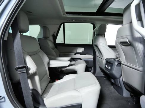 Certified 2025 Ford Expedition Active AWD/4WD image 13