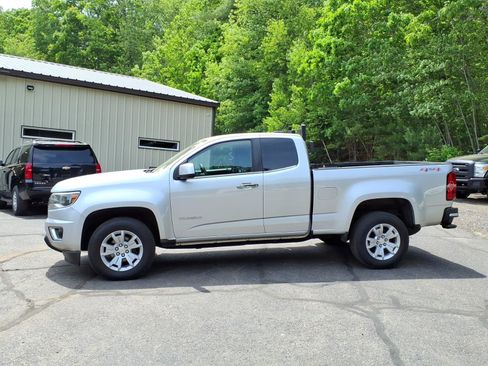 Used 2017 Chevrolet Colorado LT w/ LT Convenience Package AWD/4WD image 2