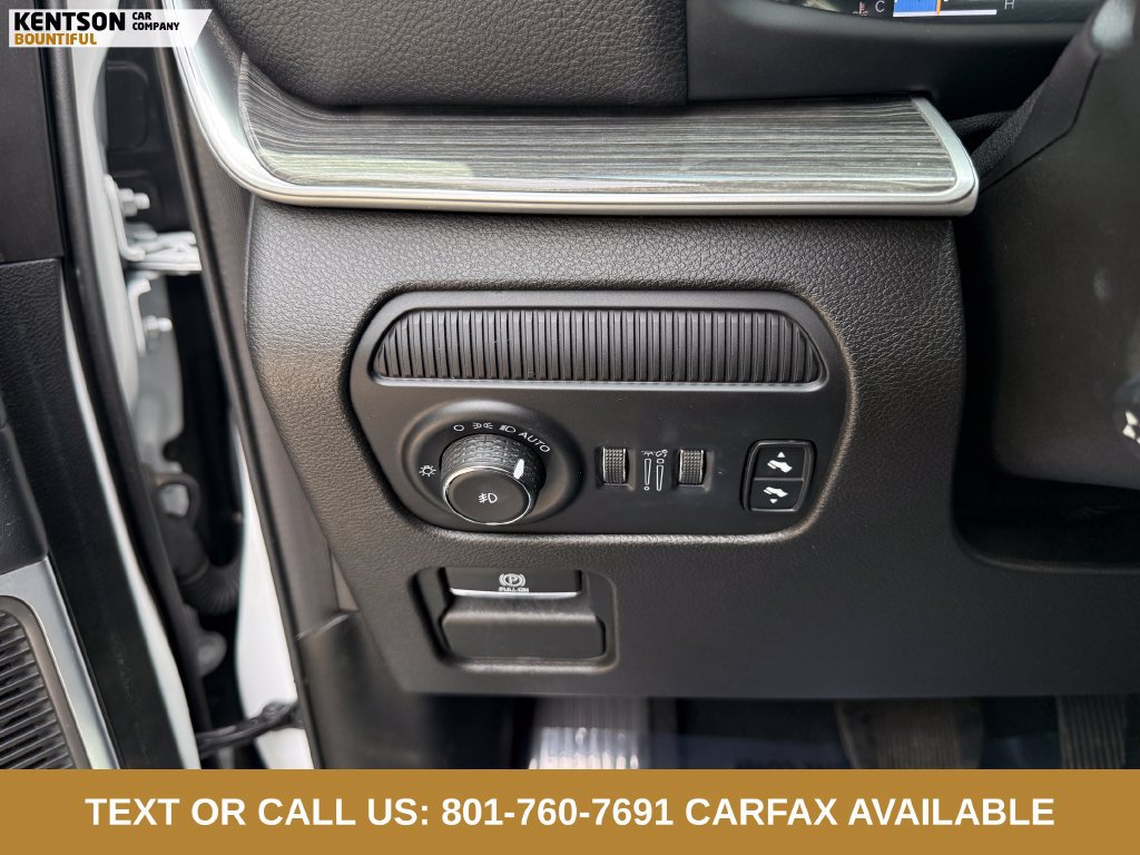 Used 2022 Jeep Wagoneer Series III w/ Rear Seat Video Group 1 AWD/4WD image 18