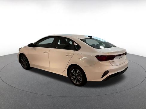 Used 2024 Kia Forte LXS FWD image 11