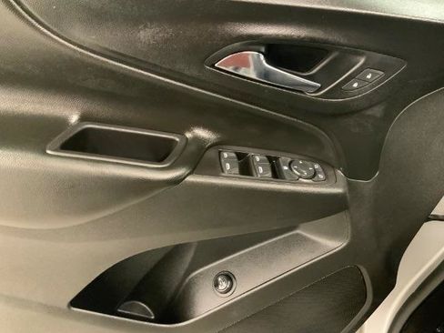 Used 2020 Chevrolet Equinox LT w/ Driver Convenience Package FWD image 27
