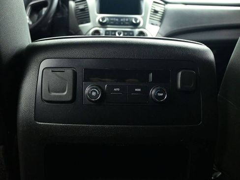 Used 2020 Chevrolet Suburban LT image 45