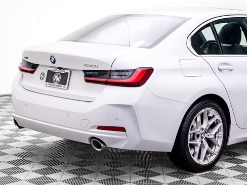 Used 2026 BMW 330i xDrive Sedan w/ Premium Package AWD/4WD image 35