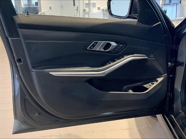 Used 2019 BMW 330i xDrive Sedan AWD/4WD image 27