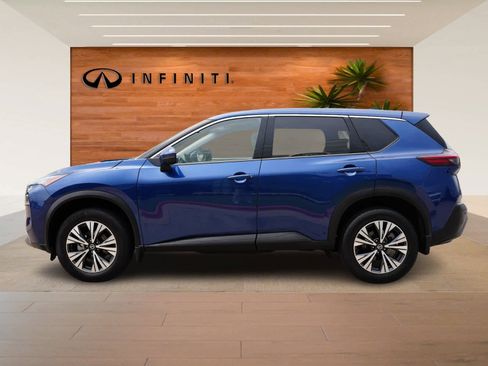 Used 2021 Nissan Rogue SV image 4