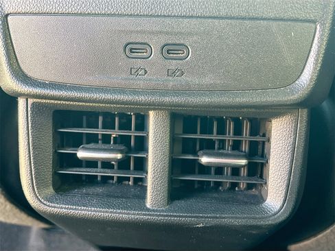 Used 2025 Chevrolet Equinox LT image 25