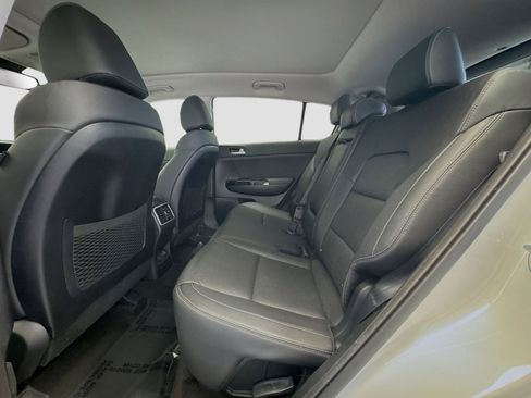 Used 2022 Kia Sportage EX w/ EX Technology Package image 16
