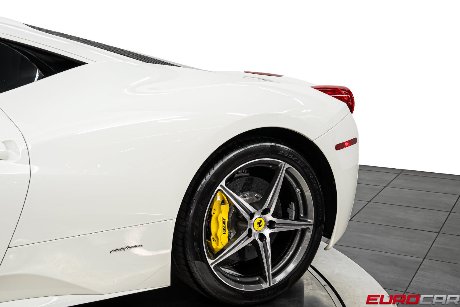 Used 2015 Ferrari 458 Italia Coupe RWD image 15