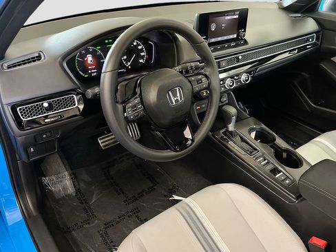 Used 2025 Honda Civic Sport image 9