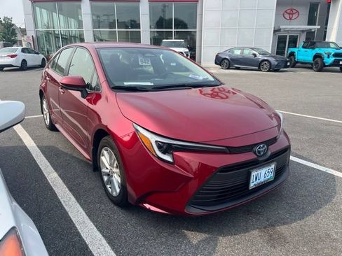Used 2025 Toyota Corolla LE w/ LE Premium Package AWD/4WD image 1