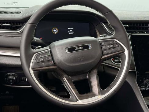 New 2025 Jeep Grand Cherokee L Limited image 24