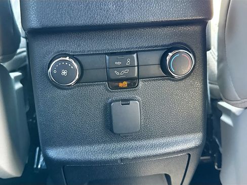 Used 2019 Ford Explorer XLT w/ Equipment Group 202A FWD image 30