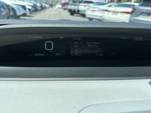 Used 2022 Toyota Prius LE FWD image 28