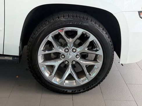 Used 2018 Chevrolet Suburban Premier AWD/4WD image 9