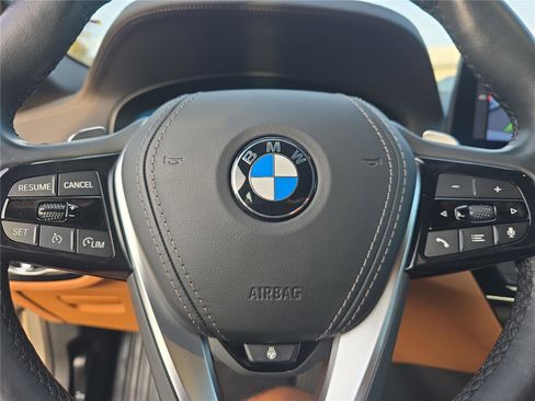 Used 2023 BMW 540i w/ Premium Package image 20