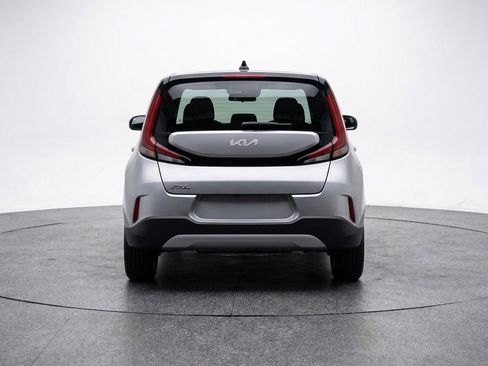Used 2025 Kia Soul LX w/ LX Technology Package FWD image 7