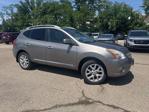 Used 2011 Nissan Rogue SV w/ SL Pkg AWD/4WD image 15