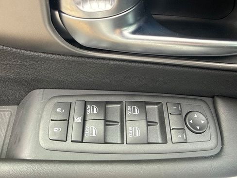 New 2027 Chrysler Pacifica Select AWD/4WD image 27