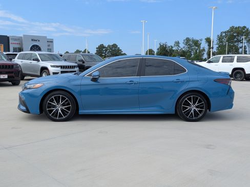 Certified 2023 Toyota Camry SE FWD image 2