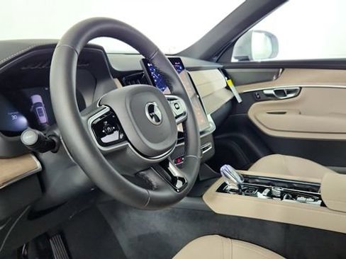 New 2026 Volvo XC90 B6 Plus w/ Protection Package Premier AWD/4WD image 12