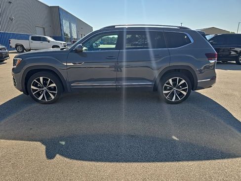 Used 2025 Volkswagen Atlas SEL Premium R-Line AWD/4WD image 3