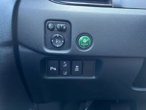 Used 2020 Honda Pilot Elite image 32