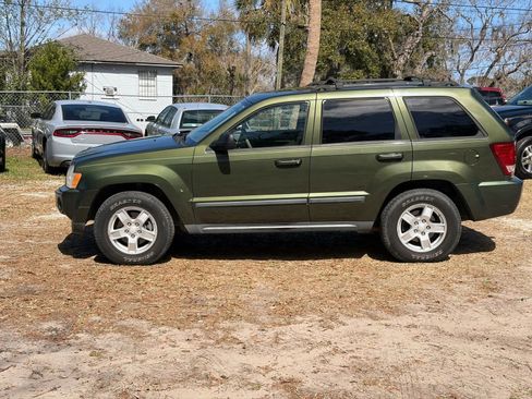 Used 2007 Jeep Grand Cherokee Laredo w/ Sun/Sound Group image 8