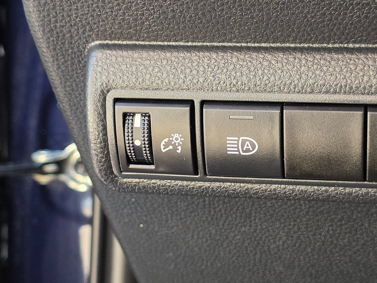 Used 2021 Toyota Corolla SE FWD image 45