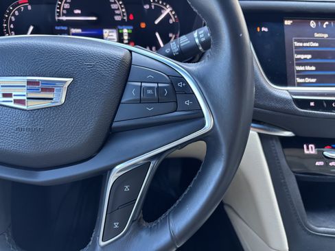 Used 2017 Cadillac XT5 FWD image 15