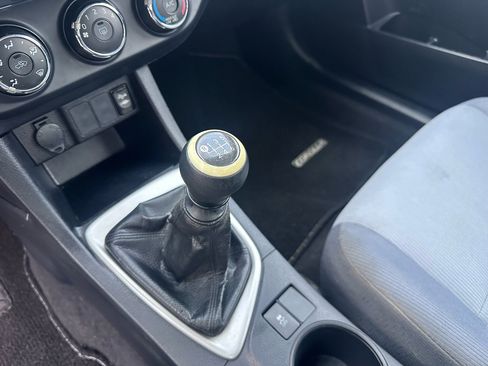 Used 2016 Toyota Corolla L image 24