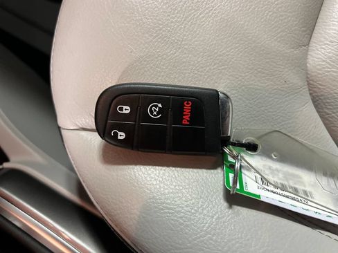 Used 2022 Jeep Renegade Limited AWD/4WD image 21