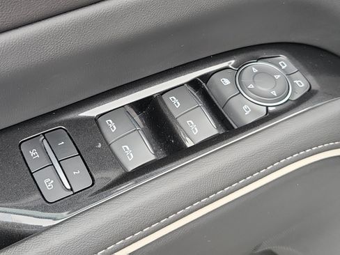 Used 2024 Cadillac Escalade Luxury w/ LPO, Floor Liner Package AWD/4WD image 21