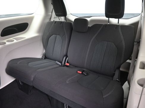 Used 2023 Chrysler Voyager LX FWD image 33