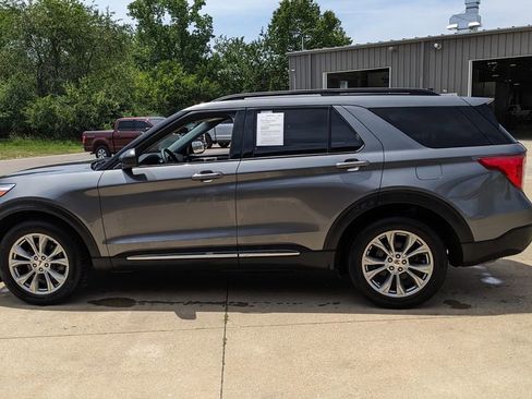 Used 2023 Ford Explorer XLT w/ Equipment Group 202A AWD/4WD image 6