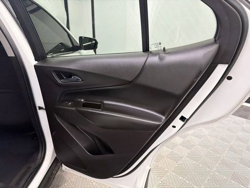 Used 2020 Chevrolet Equinox LT image 17