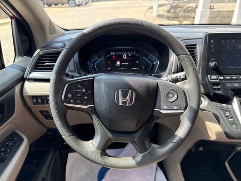 Used 2022 Honda Odyssey EX image 14